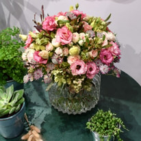 All About Moyses Stevens Flowers