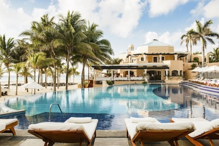 Royal Hideaway Playacar