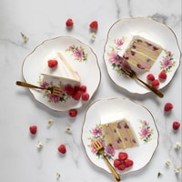 Caroline's Cakes Review