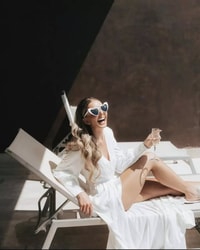 Le Rose Stories Review