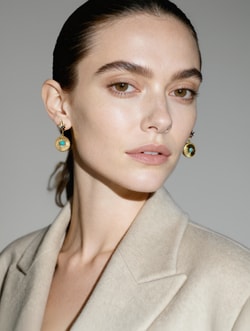 Adore Adorn