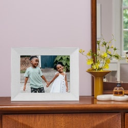 Aura Frames
