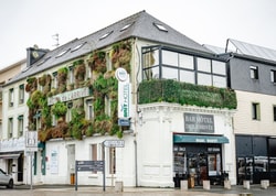 Brit Hotel