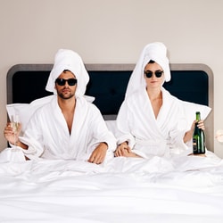 H By Frette