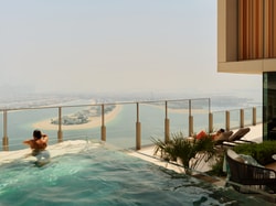 Hotels.com
