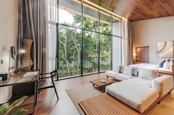 Hotels.com