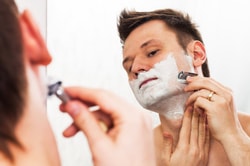 Manandshaving