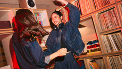 Levi's