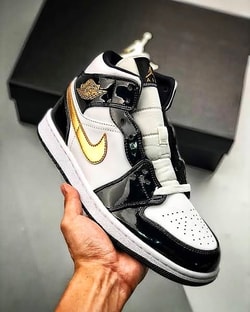 Sneakers.com