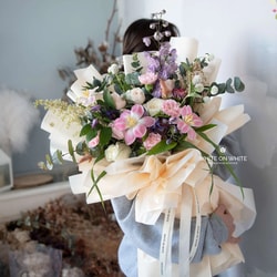White On White Florist