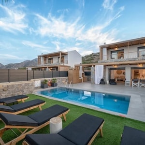 CV Villas