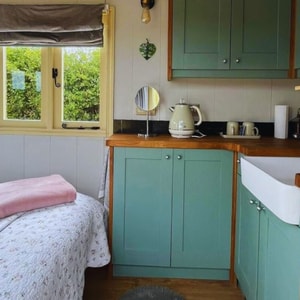 Glamping Hideaways Arcadia Shepherds Hut 
