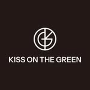 Kiss On The Green