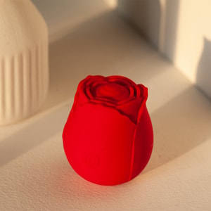 Rose Toy Arouser &ndash; Powerful Thump, Quiet Clit & Nipple Stimulator with Multiple Modes