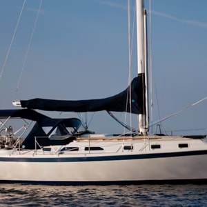 Ericson 38-200 Sailboat Rental