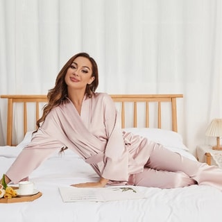 SLIPINTOSOFT - Experience the Softness of Luxury Silk!