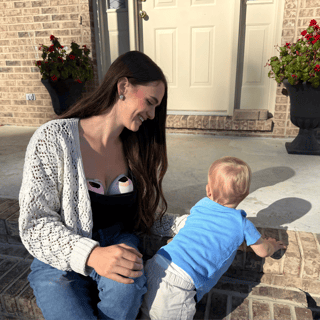 MomMed - Wearable Pumps for Comfortable Feeding