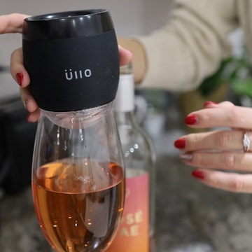 &Uuml;llo Wine Purifier