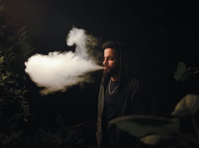 Navigating the Mixed Signals of Vape.com 3/5 Scores in 2026: A Closer Look at Its Wide Vape Selection and Service Challenges