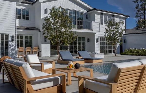 Teak Warehouse Review 2025 → A Trusted Teak Outdoor Furniture