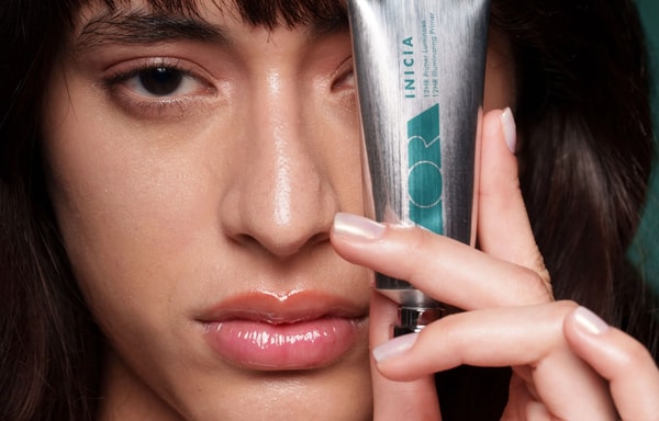 AORA Makeup Banner