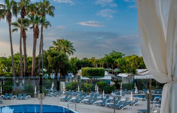 Aqua Hotel Banner