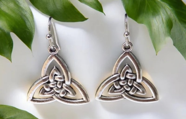Aramat Jewels Banner