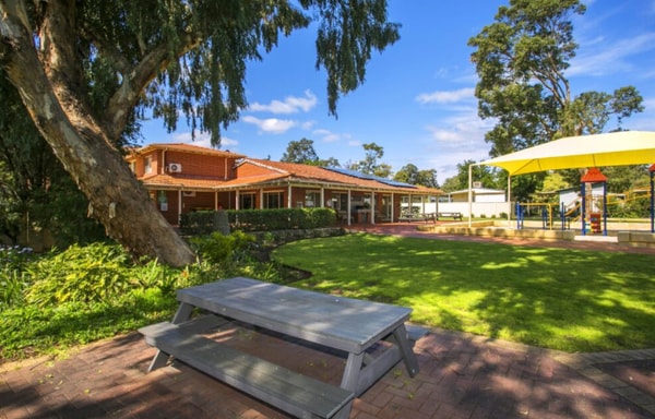Banksia Tourist Park Banner