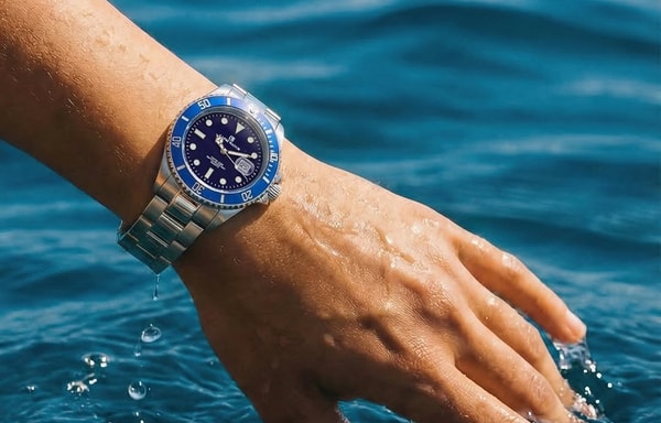 Capri Watch Banner