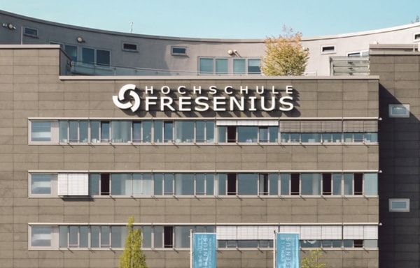 Charlotte Fresenius Hochschule Banner