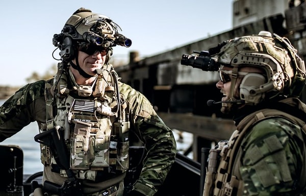 Oakley Standard Issue Banner