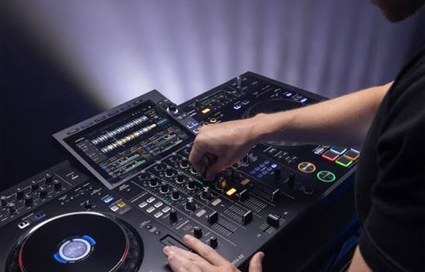 DJ Finance Banner