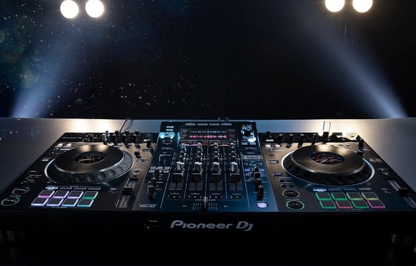DJ Warehouse Banner