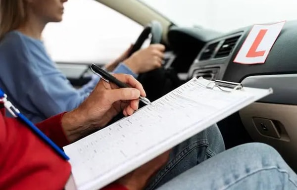 Ficha T&eacute;cnica Coche Banner