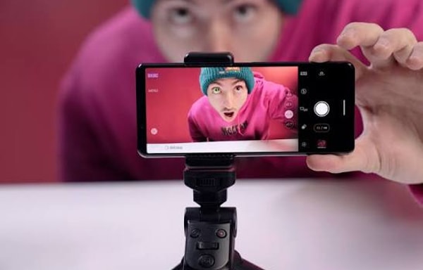 Focus Camera Banner