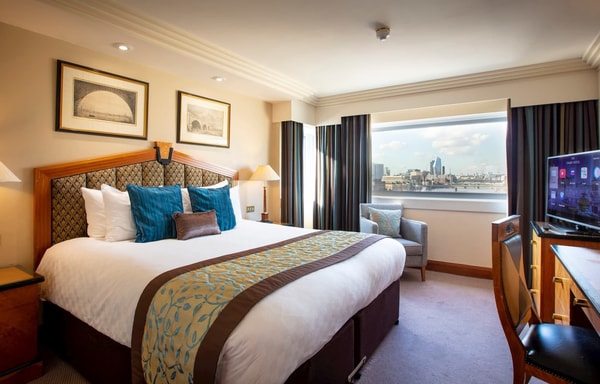 Guoman Hotel Banner