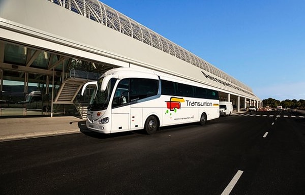 Holiday Taxis Banner