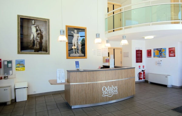 HOTEL DE Banner
