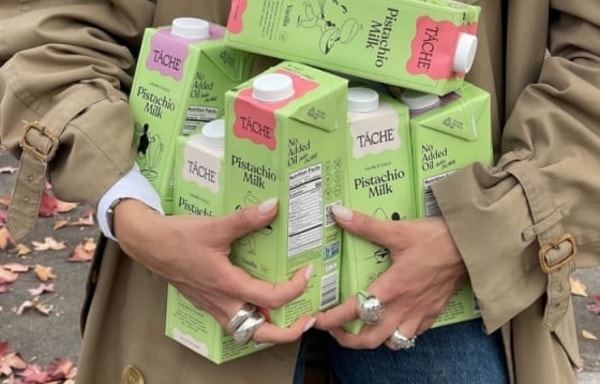 T&Aacute;CHE Pistachio Milk Banner
