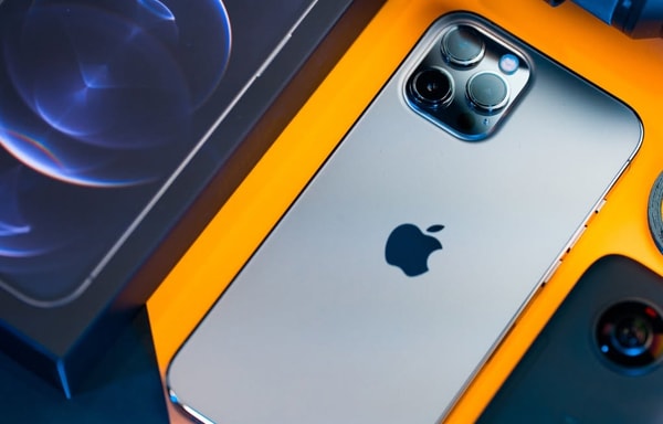 iStore Banner