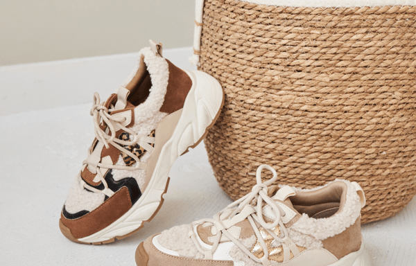 La Strada Shoes Banner