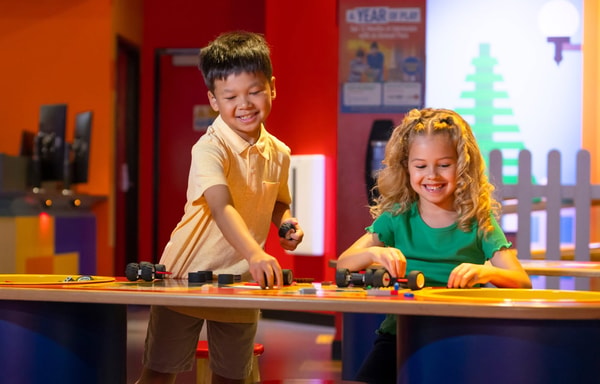 LEGO Discovery Center Banner