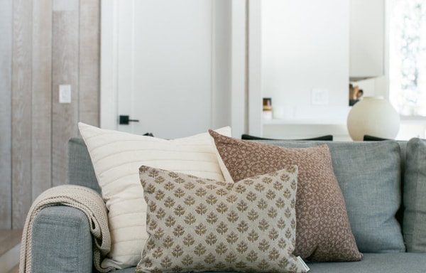 Linen & James Banner