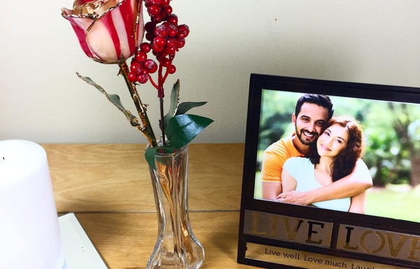 LoveIsARose.com Banner
