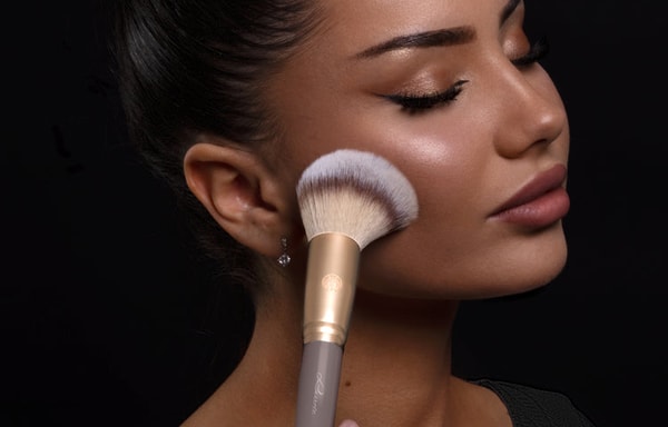 Luvia Cosmetics Banner