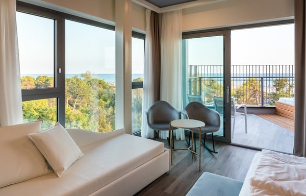 Mediterranee Family Hotel & Spa Banner