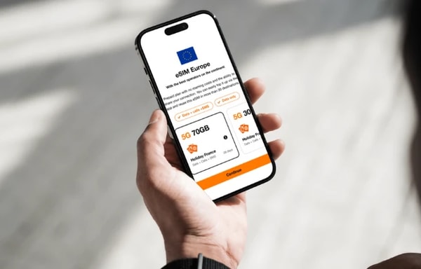 Orange Travel Banner