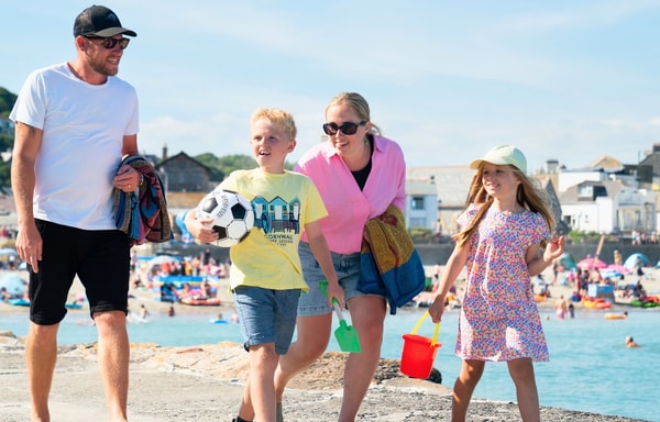 Park Holidays Banner