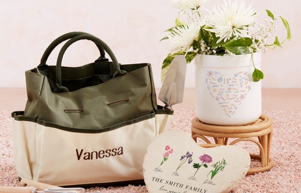 Personalization Mall Banner