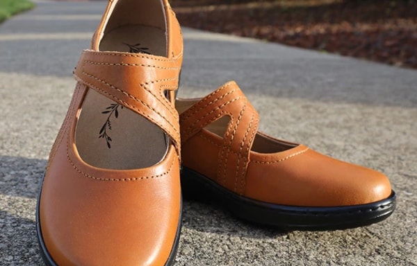 Prop&eacute;t Footwear Banner